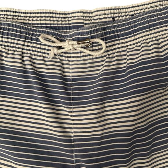 Abercrombie & Fitch ~ Mens Nay striped board shorts ~side and back pockets - Picture 3 of 10